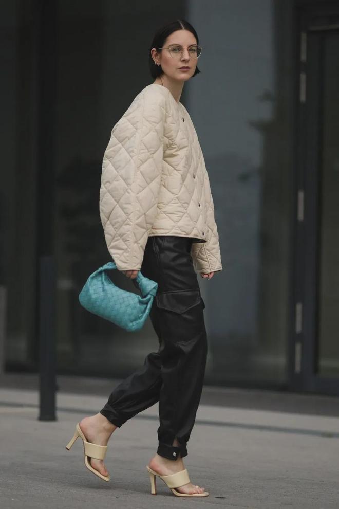 今年流行“奶奶风”羽绒服复古又高级(图3)